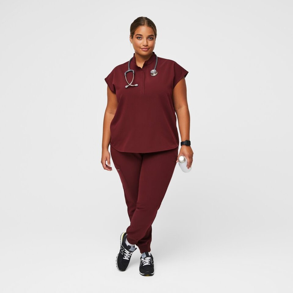 FIGS burgundy scrub set - XS Rafaela oversized top & MP Zamora jogger pants